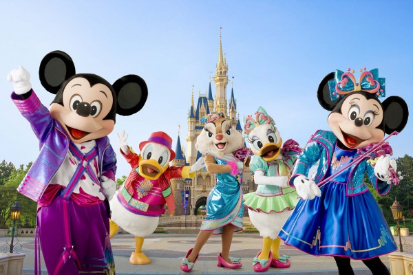 Travelling-to-Tokyo-Disneyland-in-Japan.jpg